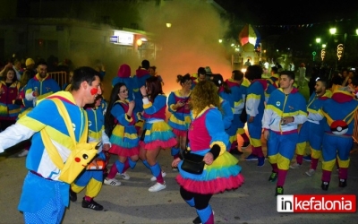 Έγινε η «νύχτα - μέρα» στην βραδινή καρναβαλική παρέλαση στο Ληξούρι! (εικόνες + video)