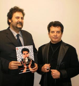 Ο Λεόντιος Πετμεζάς γράφει για την σημαντική έκθεση με έργα επτανήσιων που διοργάνωσε ο Κώστας Ευαγγελλάτος στο Αργοστόλι