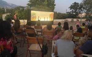 Τραυλιάτα: Χάρηκαν καραγκιόζη από το Θέατρο Σκιών του Βαγγέλη Σταθάτου