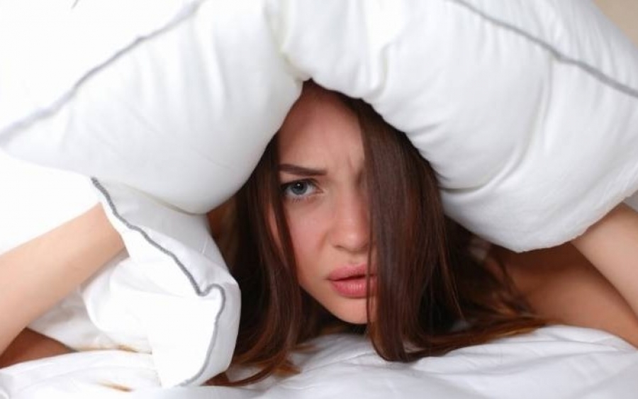 Το άγχος δεν σας αφήνει να κοιμηθείτε; 8 tips για την αϋπνία
