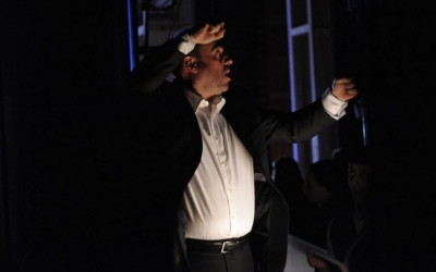 Ο Αγαθάγγελος Γεωργακάτος διευθύνει το ανδρικό φωνητικό σύνολο ΜεῙΖοΝ στην πρώτη του εμφάνιση στο Μέγαρο Μουσικής Αθηνών