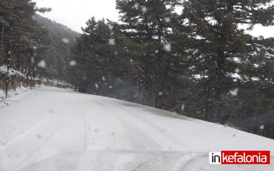 Χιονόπτωση στον Αίνο! (εικόνες + video)